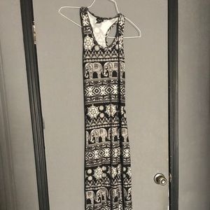 Very pretty maci dress black and cream.